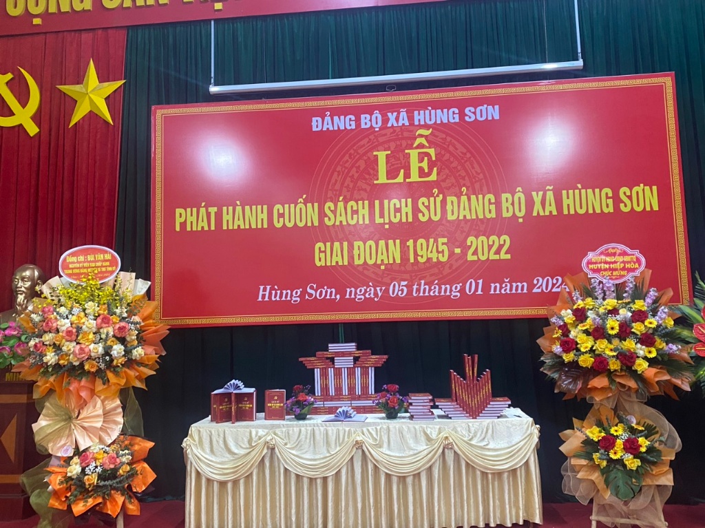 Đảng ủy xã Hùng Sơn tổ chức hội nghị tổng kết công tác lãnh đạo của Đảng ủy năm 2023 và Phát hành...